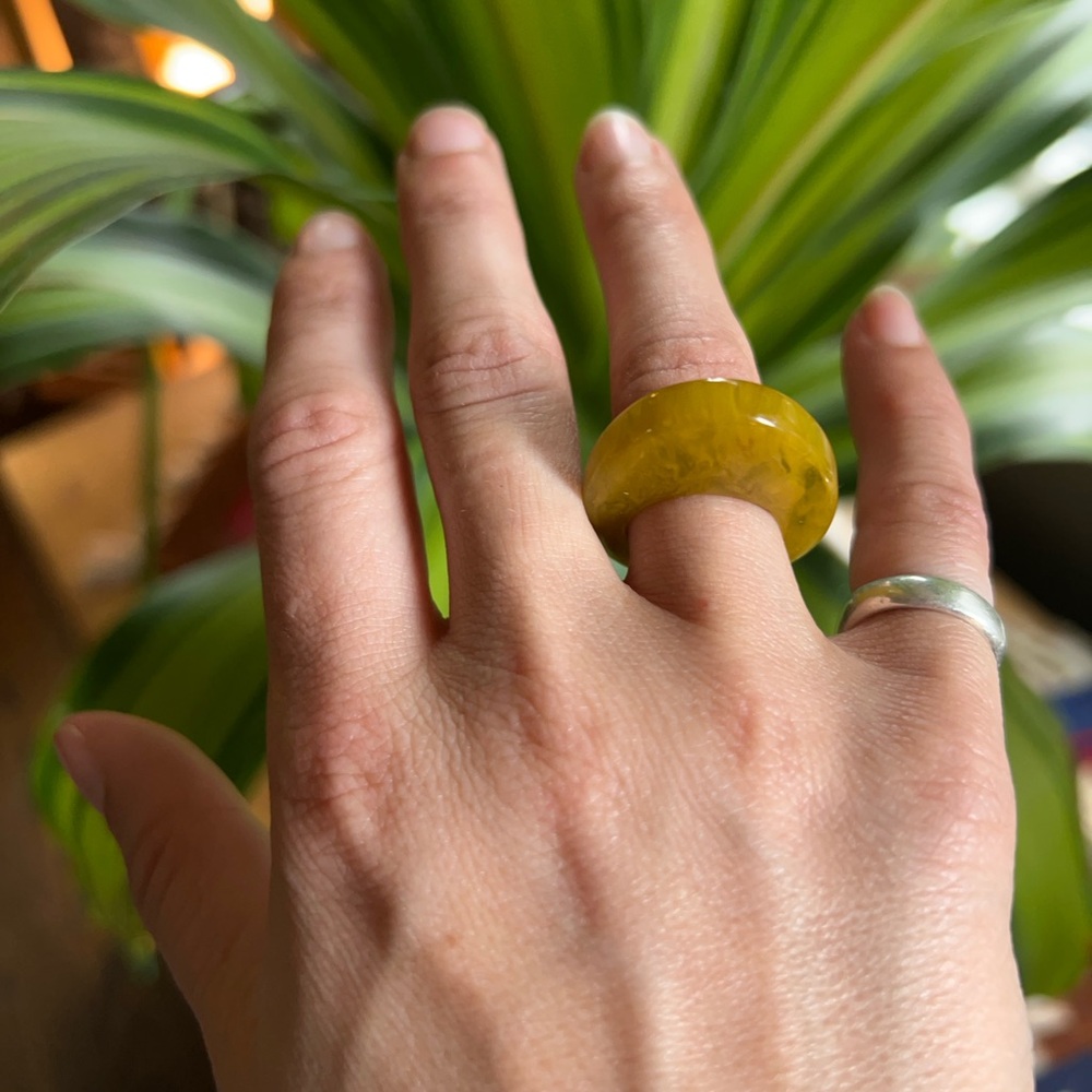 60s Lucite Ring in bright olive